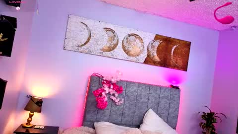 Snapshot of antonellastar24_ chatting on 10/15/25, 08:20 Antonella online show from 10/15/25, 08:20