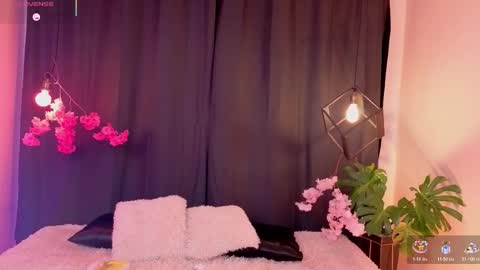 Snapshot of antonellastar24_ chatting on 10/19/25, 03:40 Antonella online show from 10/19/25, 03:40