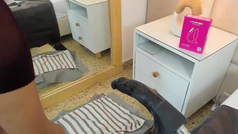 Snapshot of antoniaross chatting on 02/06/26, 01:36 Antonia online show from 02/06/26, 01:36