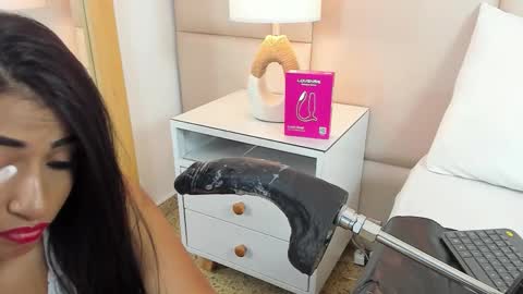 Snapshot of antoniaross chatting on 02/12/26, 12:55 Antonia online show from 02/12/26, 12:55