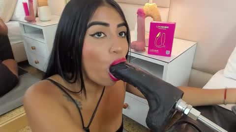 Snapshot of antoniaross chatting on 03/13/26, 02:34 Antonia online show from 03/13/26, 02:34