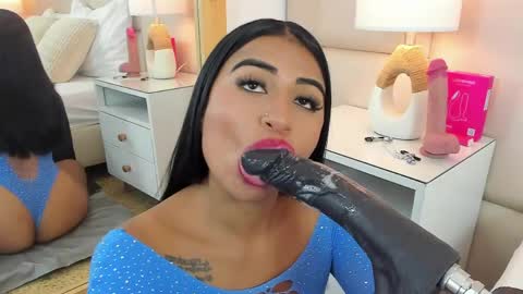 Snapshot of antoniaross chatting on 04/15/26, 03:08 Antonia online show from 04/15/26, 03:08