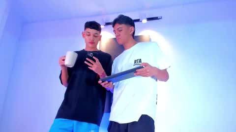 Snapshot of antoniomancinin chatting on 10/22/25, 02:56 brendan and stiiven online show from 10/22/25, 02:56