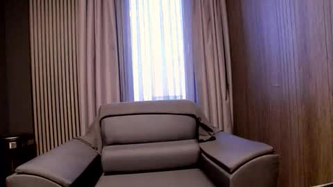 Snapshot of antoniovalentinidiamond chatting on 06/02/26, 06:32 HI My name is Antonio online show from 06/02/26, 06:32