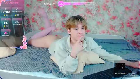 Snapshot of antonylewis chatting on 03/11/25, 09:24 YummyTony online show from 03/11/25, 09:24