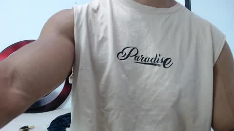 Instagram miguelangel1802  online show from 04/01/26, 06:47