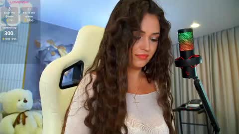 Anna online show from 05/19/26, 07:26