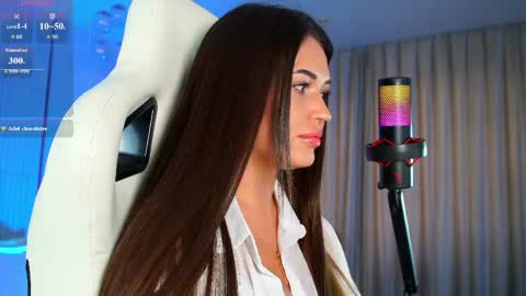 Anna online show from 06/05/26, 02:51