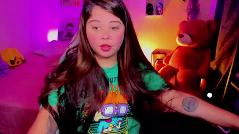   Independent model  online show from 03/03/25, 11:35