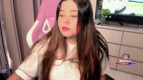   Independent model  online show from 11/28/25, 05:26