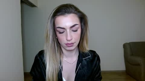 Anya online show from 04/17/26, 08:45