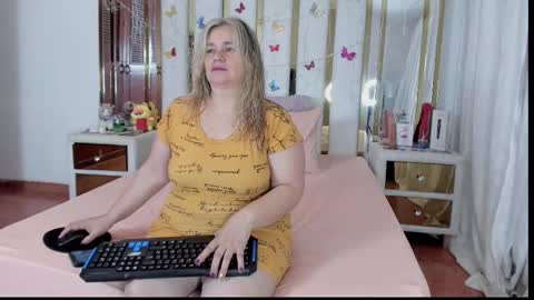 Anyela  online show from 01/13/26, 02:39