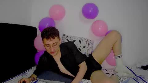 aogut17 online show from 06/22/26, 03:25