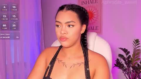 Snapshot of aphrodite_sweet chatting on 10/17/25, 07:27 Karla online show from 10/17/25, 07:27