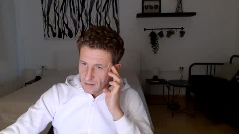 Snapshot of apollobest77 chatting on 12/21/24, 07:38 apollobest77 online show from 12/21/24, 07:38