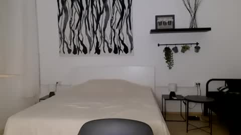 Snapshot of apollobest77 chatting on 12/27/24, 06:10 apollobest77 online show from 12/27/24, 06:10