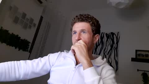 Snapshot of apollobest77 chatting on 01/15/25, 07:01 apollobest77 online show from 01/15/25, 07:01