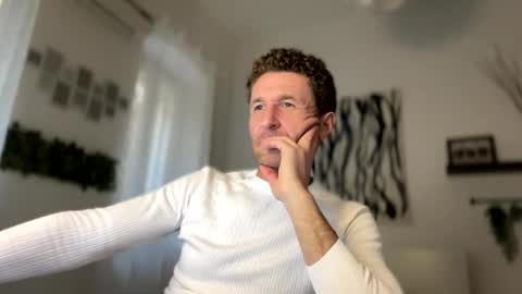 Snapshot of apollobest77 chatting on 01/19/25, 03:32 apollobest77 online show from 01/19/25, 03:32