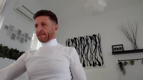 Snapshot of apollobest77 chatting on 02/04/25, 11:49 apollobest77 online show from 02/04/25, 11:49