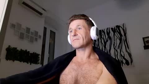 Snapshot of apollobest77 chatting on 02/09/25, 11:57 apollobest77 online show from 02/09/25, 11:57