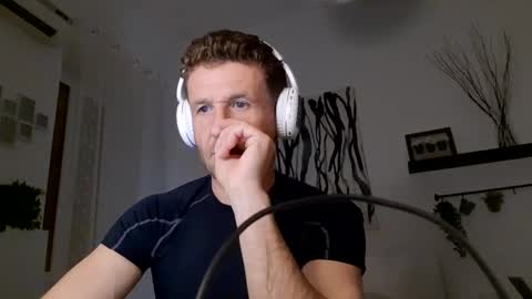 Snapshot of apollobest77 chatting on 02/18/25, 08:03 apollobest77 online show from 02/18/25, 08:03