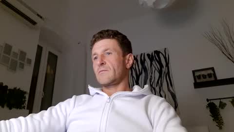 Snapshot of apollobest77 chatting on 02/28/25, 10:17 apollobest77 online show from 02/28/25, 10:17