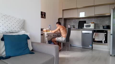 Snapshot of apollobest77 chatting on 09/10/25, 10:26 apollobest77 online show from 09/10/25, 10:26