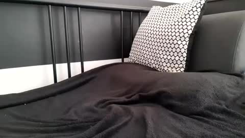 Snapshot of apollobest77 chatting on 09/20/25, 12:17 apollobest77 online show from 09/20/25, 12:17