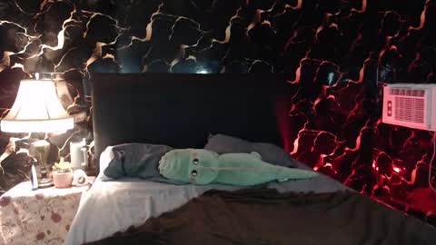 Apolo online show from 10/28/25, 10:56