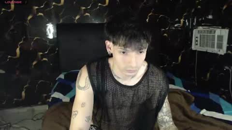 Snapshot of apolo01_ chatting on 06/18/26, 10:25 Apolo online show from 06/18/26, 10:25