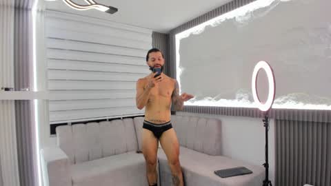 Snapshot of apolo_bianco_ chatting on 02/26/25, 04:47 APOLO online show from 02/26/25, 04:47