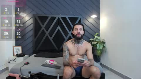 Snapshot of apolo_bianco_ chatting on 09/17/25, 11:39 APOLO online show from 09/17/25, 11:39