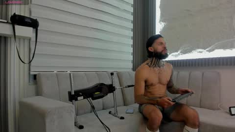 Snapshot of apolo_bianco_ chatting on 10/12/25, 02:32 APOLO online show from 10/12/25, 02:32