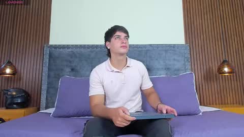 Apolo online show from 11/04/25, 07:24