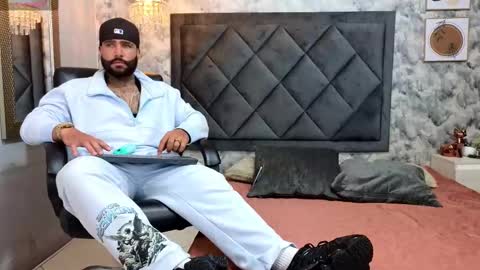 Apolo online show from 09/18/25, 09:50