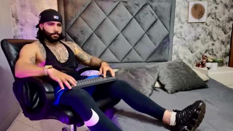 Apolo online show from 10/06/25, 10:18