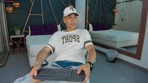 apolojackson2 online show from 06/04/26, 12:44