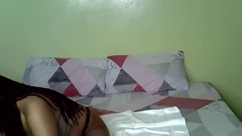 Snapshot of apple_queen24 chatting on 02/27/26, 03:17 Apple queen online show from 02/27/26, 03:17