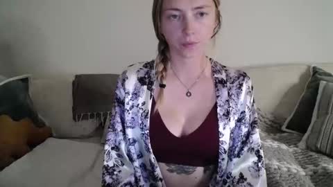 Snapshot of applemary702 chatting on 12/05/25, 12:52 Mary Seeds online show from 12/05/25, 12:52