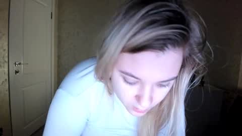 appleyummybuns online show from 11/11/25, 09:15