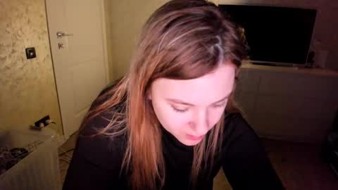 appleyummybuns online show from 12/04/25, 05:39