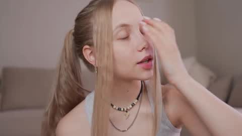  REYNA  next stream is 11h of Feb online show from 04/14/26, 07:47