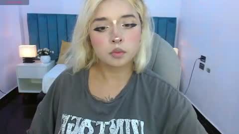 Snapshot of april__bunny chatting on 07/02/26, 09:21 April Bunny online show from 07/02/26, 09:21