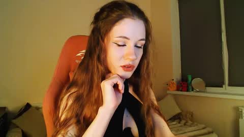 Snapshot of april_felicity chatting on 04/29/26, 07:53 April online show from 04/29/26, 07:53