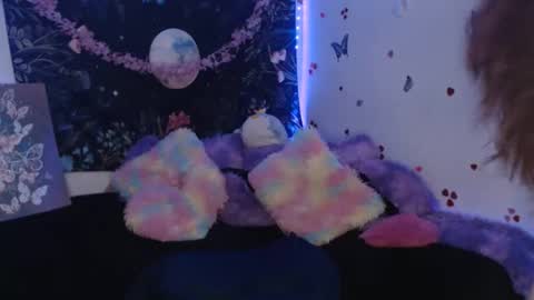 Snapshot of april_l6 chatting on 10/16/25, 11:17 april_l6 online show from 10/16/25, 11:17