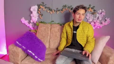 Snapshot of april_nick299 chatting on 03/06/25, 01:27 april_nick299 online show from 03/06/25, 01:27