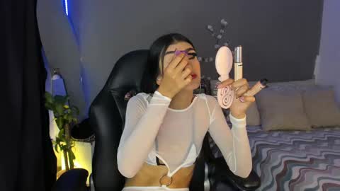 Snapshot of april_scarlett chatting on 02/13/25, 12:35 Scarlett Independent Model online show from 02/13/25, 12:35