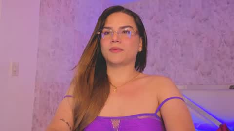 Isabella online show from 05/21/26, 10:06