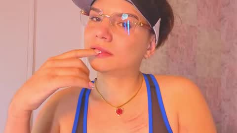 Isabella online show from 06/22/26, 08:50
