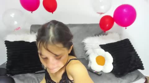 Snapshot of aprildubois_ chatting on 02/12/25, 01:09 April online show from 02/12/25, 01:09